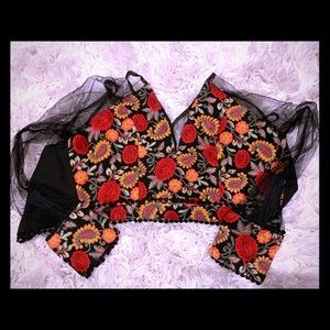 VINTAGE TOP BARELY WORN !!